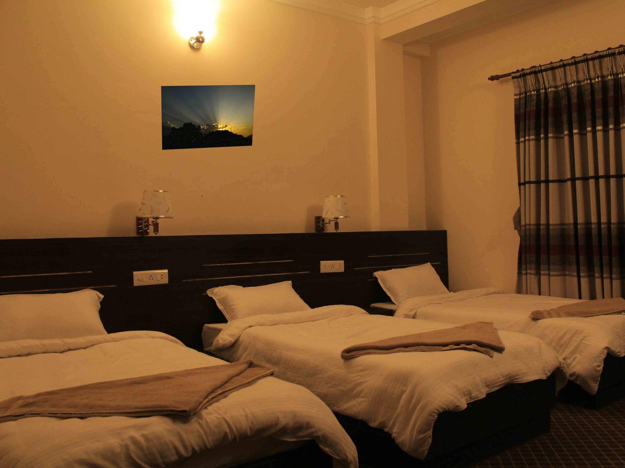 Mirage Inn Rummindei Dış mekan fotoğraf